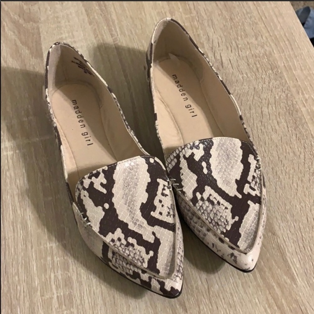 Snake skin loafers size 6.5